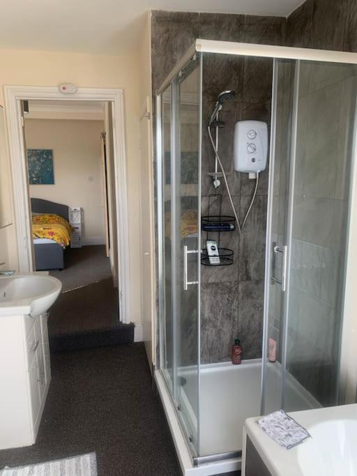 Holiday home Stylish 2 Bed Riverside House, 2 Kingsize Beds, Free Parking Southampton