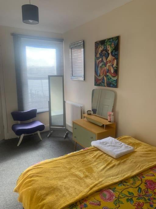 Stylish 2 Bed Riverside House, 2 Kingsize Beds, Free Parking Саутгемптон