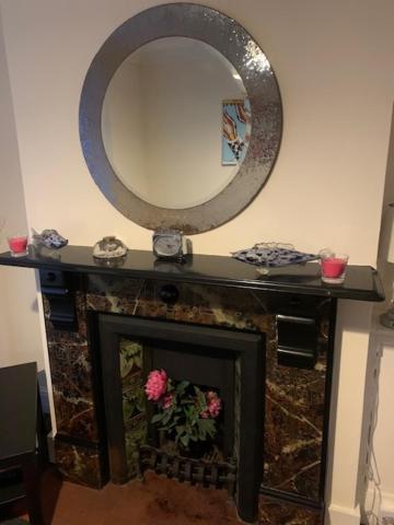 Stylish 2 Bed Riverside House, 2 Kingsize Beds, Free Parking Дом отдыха