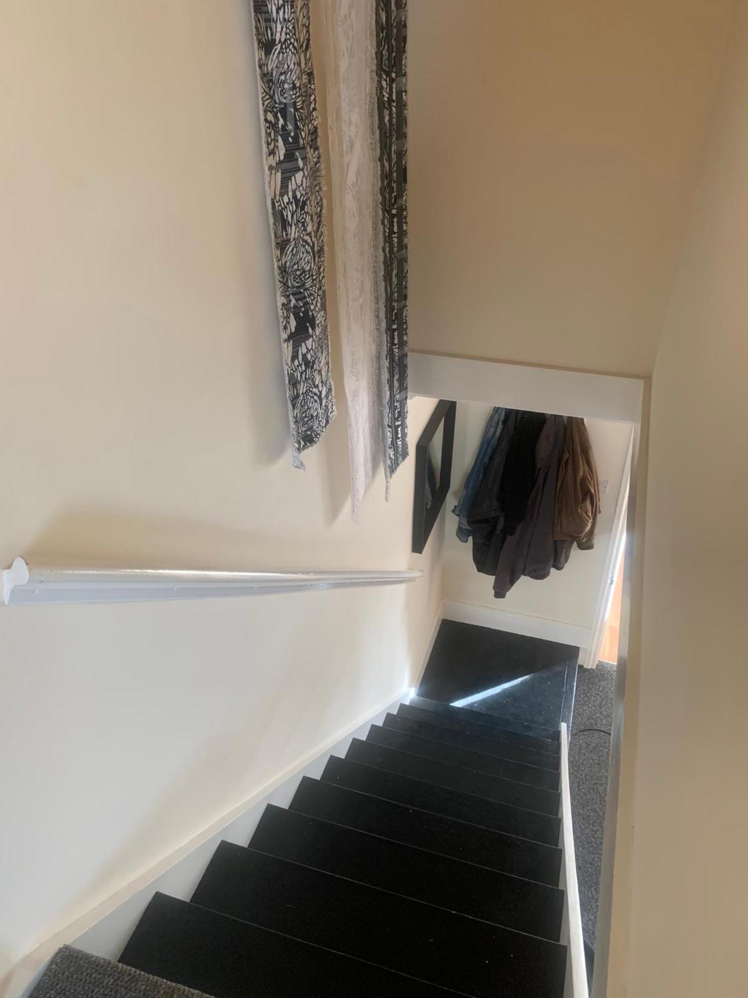 Stylish 2 Bed Riverside House, 2 Kingsize Beds, Free Parking